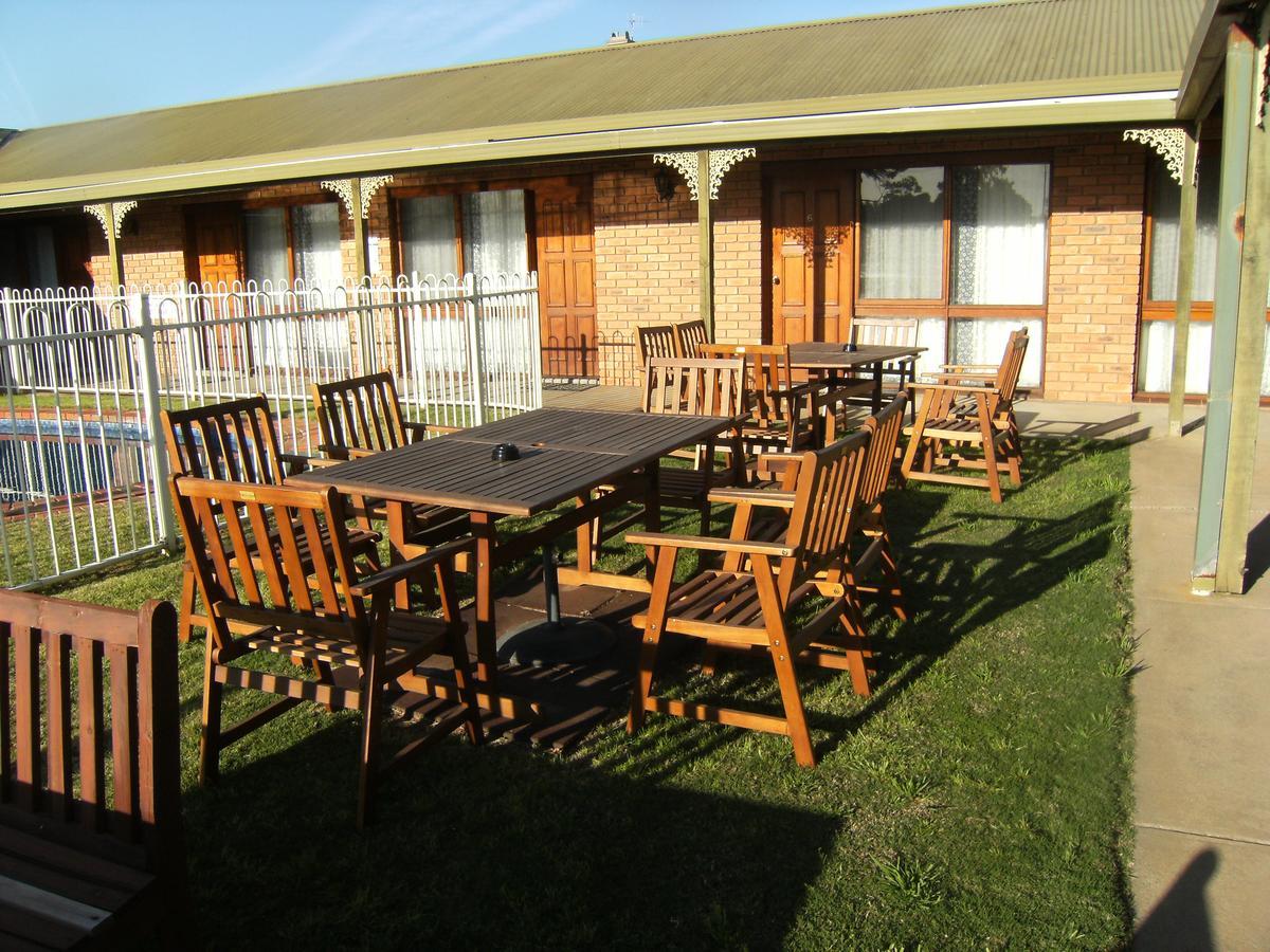 Regency Court Motel Cobram Exterior foto